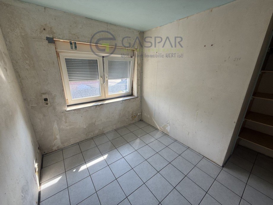 OG Zimmer I Blick Fenster Reihenendhaus D�ren