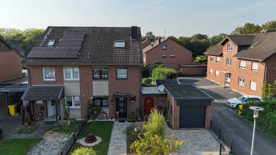 dji_fly_20240905_173234_0111_1726198646701_photo Doppelhaush�lfte Niederzier