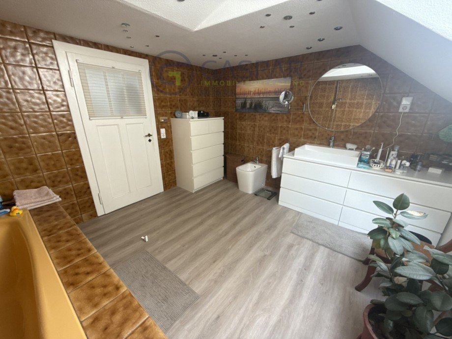 Bad OG Einfamilienhaus H�rtgenwald