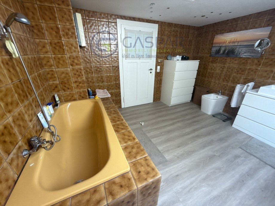 Bad OG Einfamilienhaus H�rtgenwald
