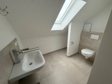 Modernes Dachgeschoss-Badezimmer Modernes Reihenmittelhaus in D�ren mit Garten und KfW 45 Standard