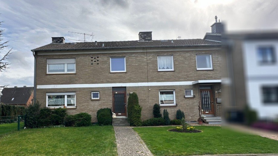 Fassade Reihenhaus Doppelhaush�lfte Kreuzau