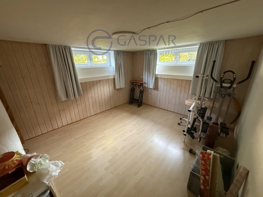 Keller Zimmer II Zweifamilienhaus D�ren
