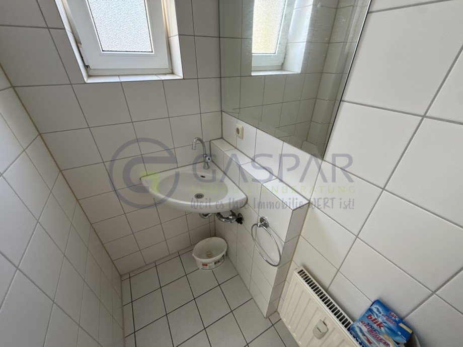G�ste-WC - Waschbecken Maisonettewohnung Aachen