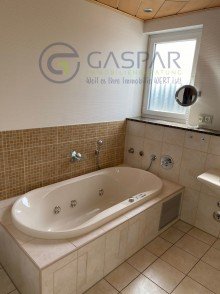 Bad mit Wanne Exklusives Leben in einer Penthouse Wohnung in D�ren