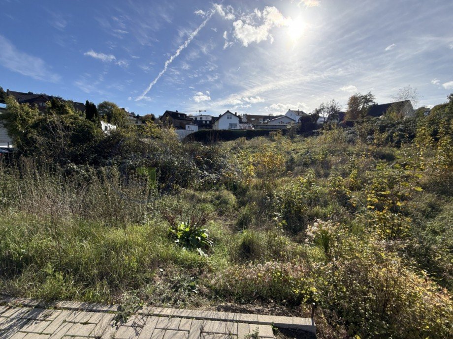 Grundst�cksfl�che - Blick zum Ortskern Grundst�ck Nideggen