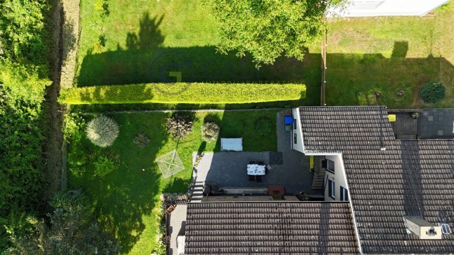 Gartenansicht Drohne Doppelhaush�lfte Heimbach