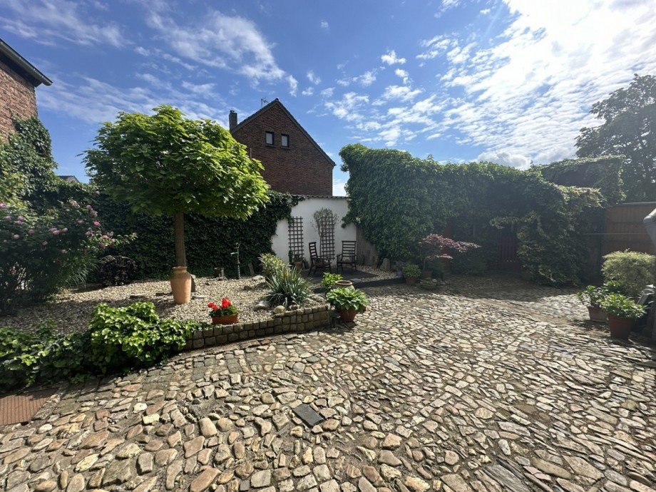 DJI_20240513_110219_296 Haus Inden