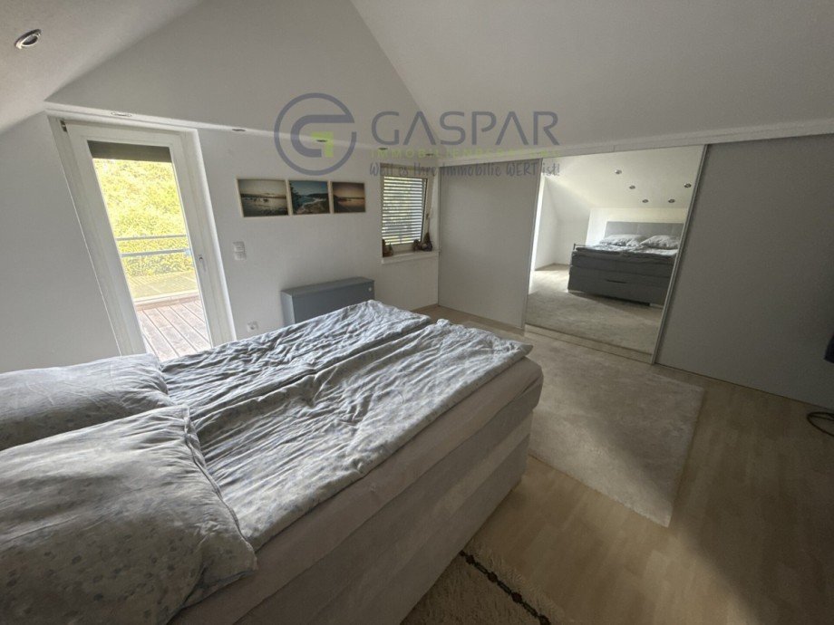 Elternschlafzimmer Einfamilienhaus H�rtgenwald