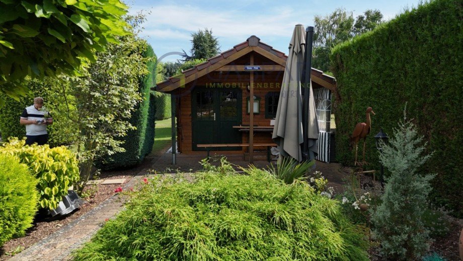 Gartenhaus mit Bar Doppelhaush�lfte Kreuzau
