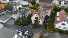 Luftaufnahme Dieses Zweifamilienhaus in Swisttal bietet Platz f�r die ganze Familie