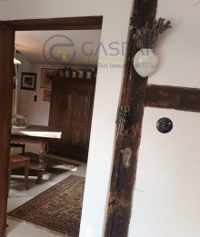 Blick durch T�re In diesem urigen H�uschen in H�rtgenwald werden Sie sich definitv wohlf�hlen