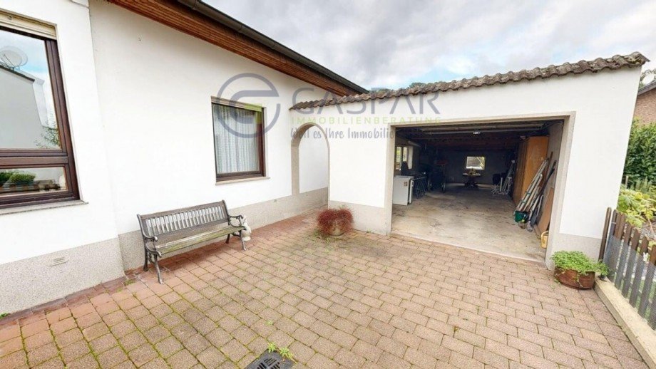 Einfahrt und Garage Einfamilienhaus Kreuzau