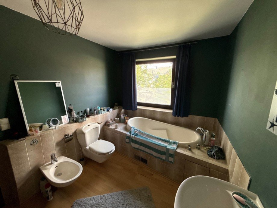Badezimmer mit gr�nen Akzenten Einfamilienhaus Langerwehe
